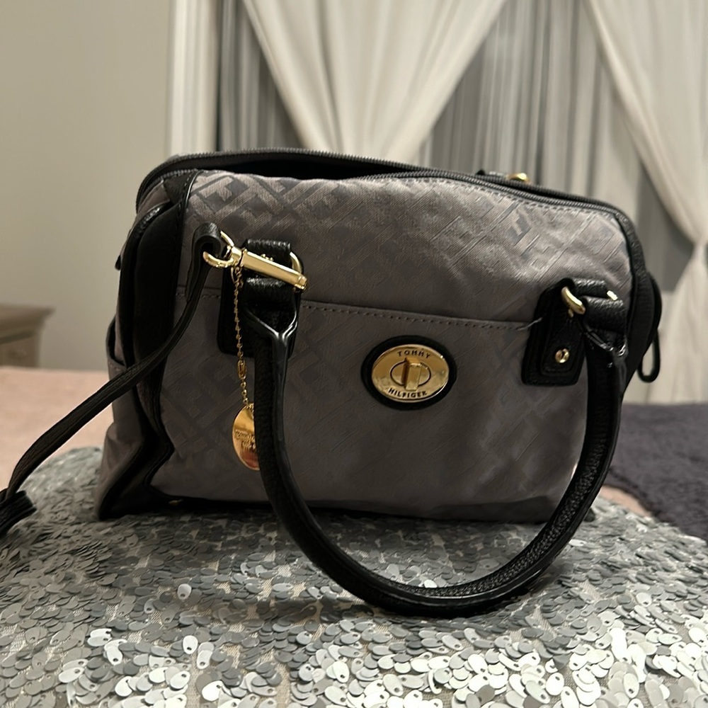 Stunning authentic Vintage Tommy Hilger  Crossbody!